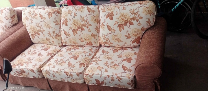 Set Sofa Floral Klasik 3+1 Like New! — gambar 2