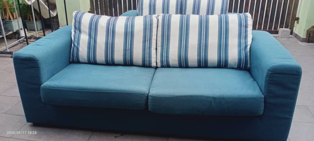 Sofa 3 + 2 Seater Condition Like New — gambar 4